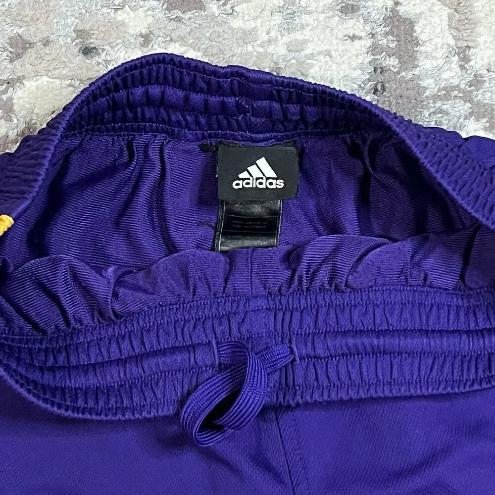 Los Angeles Lakers Basketball Shorts Men's Size Small NBA Adidas Vintage Playoff